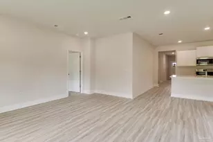 8033 Fir Tree Dr, Milton, FL 32583 - Photo 5