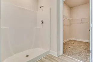 8033 Fir Tree Dr, Milton, FL 32583 - Photo 15