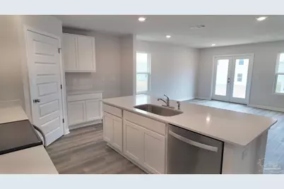 8029 Fir Tree Dr, Milton, FL 32583 - Photo 7