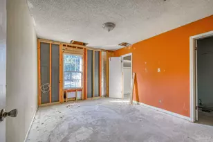 8101 Tippin Ave, Pensacola, FL 32514 - Photo 13