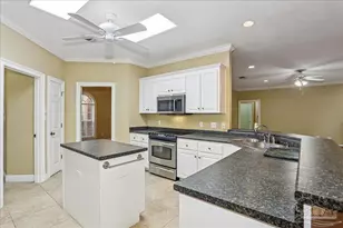 5557 Bay Meadows Dr, Milton, FL 32583 - Photo 11