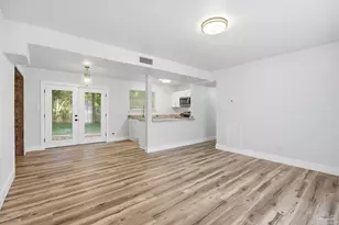 522 S Edgewood Cir, Pensacola, FL 32506 - Photo 5