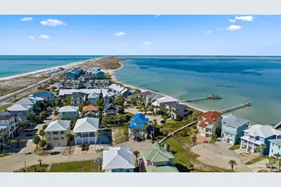 39 E Galvez Ct, Pensacola Beach, FL 32561 - Photo 13