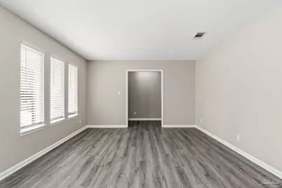 7467 Baywoods Ln, Pensacola, FL 32504 - Photo 9