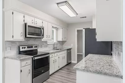 7467 Baywoods Ln, Pensacola, FL 32504 - Photo 15