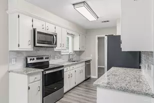 7467 Baywoods Ln, Pensacola, FL 32504 - Photo 15