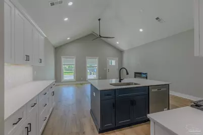 112 E Bobe St, Pensacola, FL 32503 - Photo 3