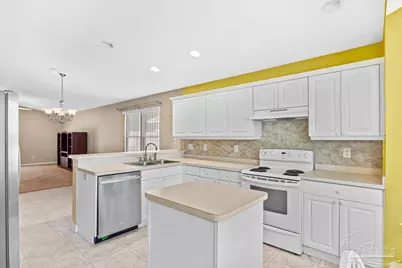 1015 Simpson St, Pensacola, FL 32526 - Photo 9