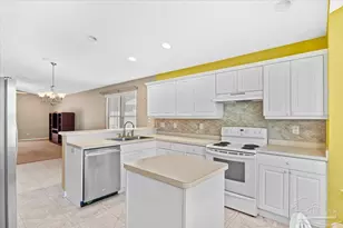 1015 Simpson St, Pensacola, FL 32526 - Photo 9