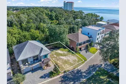 1514 White Caps Ln, Pensacola, FL 32507 - Photo 3