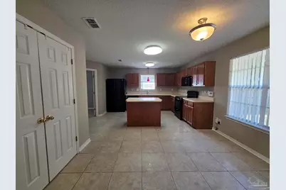 6913 Hanover Ct, Milton, FL 32570 - Photo 5