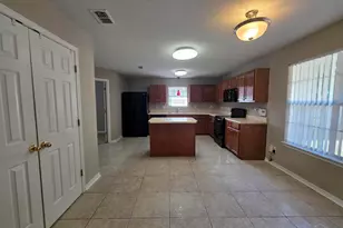 6913 Hanover Ct, Milton, FL 32570 - Photo 5