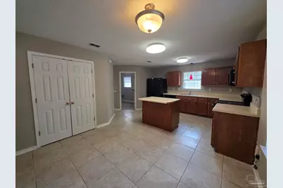 6913 Hanover Ct, Milton, FL 32570 - Photo 7