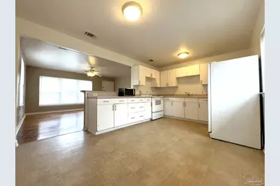 2407 W Gonzalez St, Pensacola, FL 32505 - Photo 3