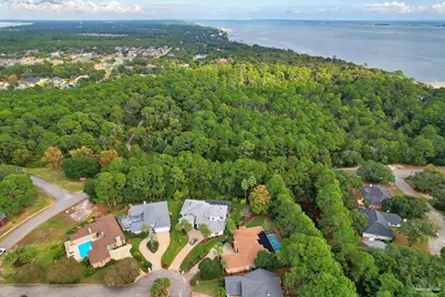 1284 Point East Cir, Gulf Breeze, FL 32563 - Photo 47