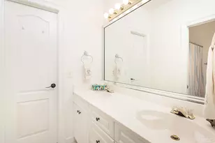 1284 Point E Cir, Gulf Breeze, FL 32563 - Photo 9