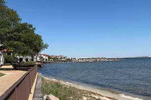 40 Baybridge Dr, Gulf Breeze, FL 32561 - Photo 3