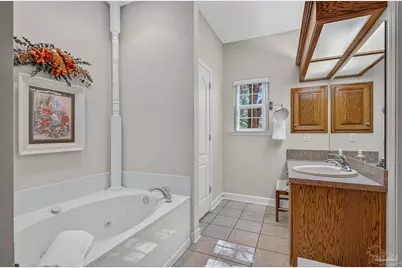 5685 Nicklaus Ln, Milton, FL 32570 - Photo 13