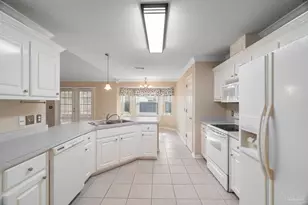 4825 Broadleaf Dr, Pace, FL 32571 - Photo 11