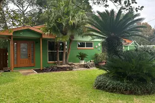 207 California Dr NE, Fort Walton Beach, FL 32548 - Photo 3