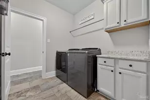 1346 Lombardy Dr, Gulf Breeze, FL 32563 - Photo 27