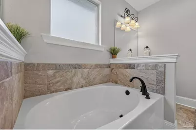 1346 Lombardy Dr, Gulf Breeze, FL 32563 - Photo 19