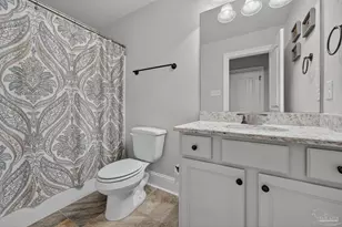 1346 Lombardy Dr, Gulf Breeze, FL 32563 - Photo 37