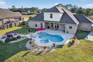 1346 Lombardy Dr, Gulf Breeze, FL 32563 - Photo 3