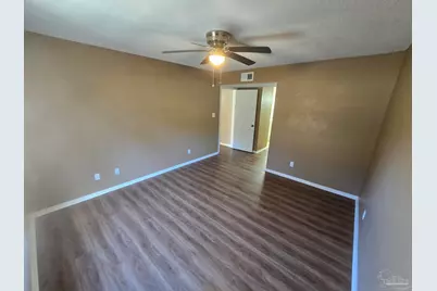 2303 W Michigan Ave #B10, Pensacola, FL 32526 - Photo 11