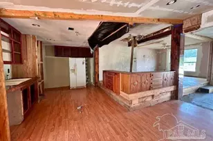 215 Hermey Ave, Pensacola, FL 32507 - Photo 9