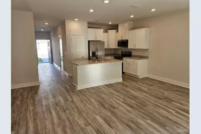 1403 Maritime Dr, Pensacola, FL 32507 - Photo 3