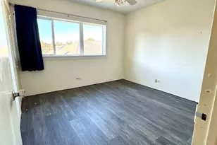 825 Bayshore Dr, Pensacola, FL 32507 - Photo 9