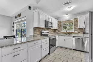 2106 Citrus Dr, Navarre, FL 32566 - Photo 9