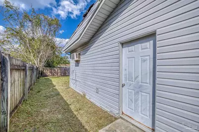 725 Gentian Dr, Pensacola, FL 32503 - Photo 9