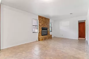 16 Linda St, Pensacola, FL 32506 - Photo 13