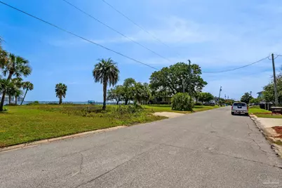 3375 Edgewater Dr, Gulf Breeze, FL 32563 - Photo 13