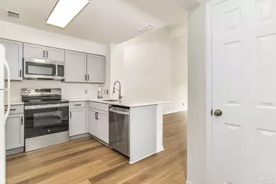 7150 Plantation Dr #222, Pensacola, FL 32504 - Photo 11