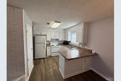 6931 Falcon Dr, Pensacola, FL 32526 - Photo 5