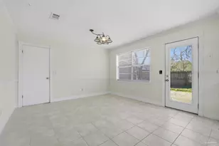 5719 N Ventura Ln, Pensacola, FL 32526 - Photo 5