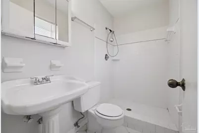 5719 N Ventura Ln, Pensacola, FL 32526 - Photo 13