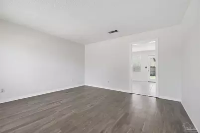 5719 N Ventura Ln, Pensacola, FL 32526 - Photo 3