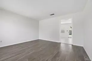 5719 N Ventura Ln, Pensacola, FL 32526 - Photo 3