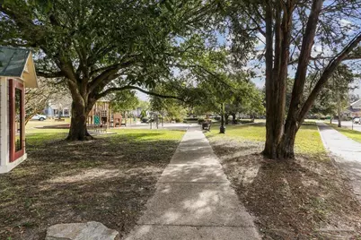 1011 N Reus St, Pensacola, FL 32501 - Photo 33