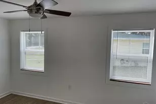 107 Holmes Dr, Pensacola, FL 32507 - Photo 9