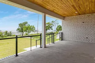 4983 Soundside Dr, Gulf Breeze, FL 32563 - Photo 9