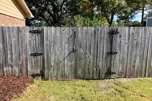 6068 S Gulf Manor Dr, Pensacola, FL 32526 - Photo 7