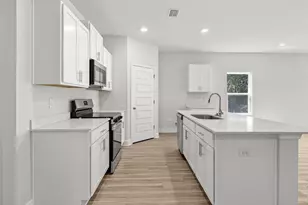 8119 Fox Hunt Dr, Milton, FL 32583 - Photo 3