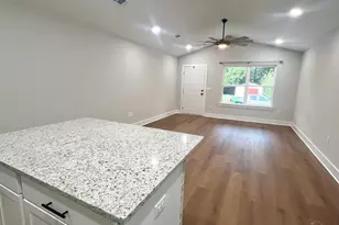 4417 Oak Ln, Milton, FL 32583 - Photo 7