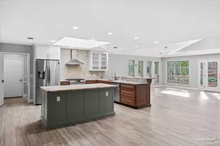 205 Silverthorn Dr, Gulf Breeze, FL 32561 - Photo 35