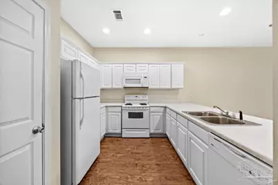 2811 E Johnson Ave #B, Pensacola, FL 32514 - Photo 5